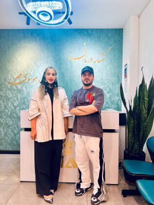 استروبوسکوپی حنجره 9 استروبوسکوپی حنجره بهترین کلینیک عکسبرداری از حنجره در تهران در کلینیک گفتاردرمانی و کاردرمانی نیاوا، انجام این آزمایش طبق مراحل زیر صورت میگیرد: