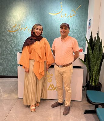 حنجره در بهترین کلینیک شمال تهران استروبوسکوپی حنجره و بررسی تخصصی تارهای صوتی در کلینیک گفتاردرمانی و کاردرمانی نیاوا